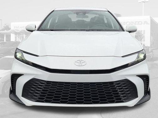 Ice Cap 2025 Toyota Camry SE