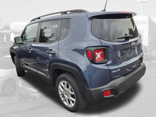 Slate Blue Pearlcoat 2022 Jeep Renegade Latitude