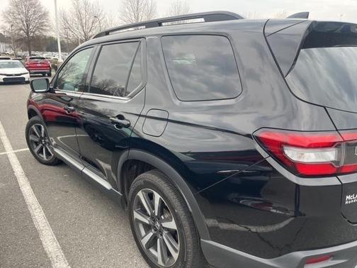 2023 Honda Pilot Touring 8-Passenger