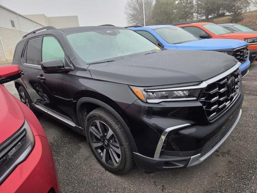 2023 Honda Pilot Touring 8-Passenger