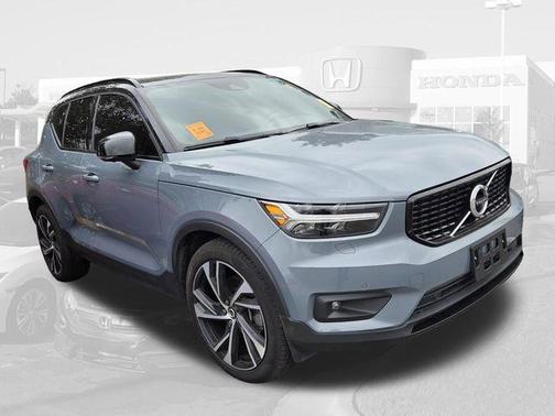 2020 Volvo XC40 T5 R-Design
