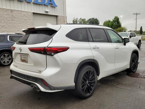 2023 Toyota Highlander XSE