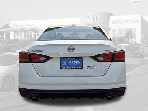 Glacier White 2025 Nissan Altima SR FWD