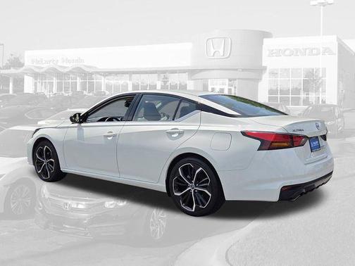 Glacier White 2025 Nissan Altima SR FWD