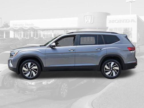 Platinum Gray Metallic 2024 Volkswagen Atlas 2.0T SE w/Technology 4MOTION