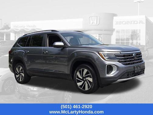 Platinum Gray Metallic 2024 Volkswagen Atlas 2.0T SE w/Technology 4MOTION