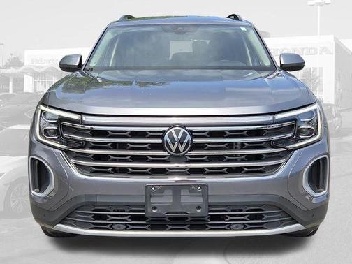 Platinum Gray Metallic 2024 Volkswagen Atlas 2.0T SE w/Technology 4MOTION