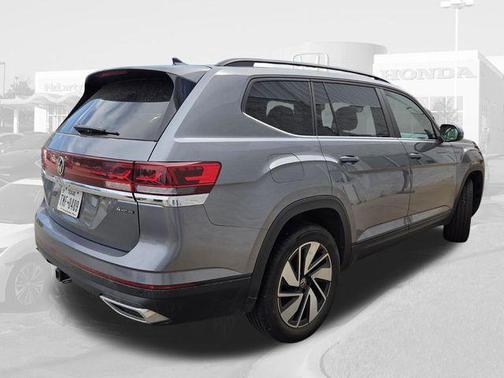 Platinum Gray Metallic 2024 Volkswagen Atlas 2.0T SE w/Technology 4MOTION
