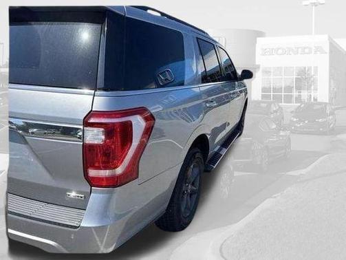 Iconic Silver Metallic 2021 Ford Expedition XLT