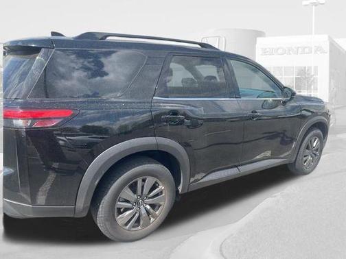 2024 Nissan Pathfinder SV FWD