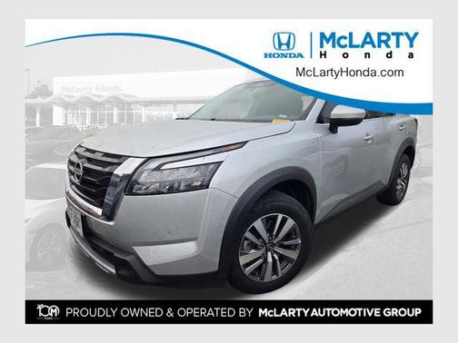 2025 Nissan Pathfinder SL FWD