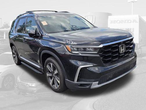 Crystal Black Pearl 2024 Honda Pilot Elite