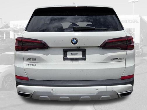 Alpine White 2022 BMW X5 sDrive40i