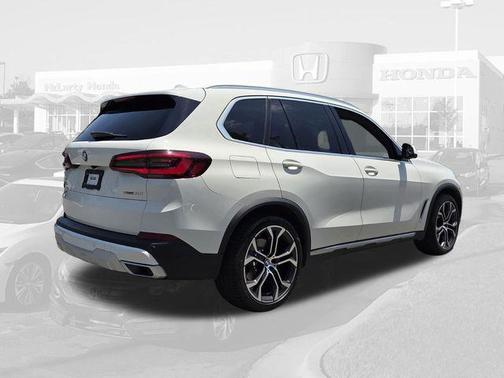 Alpine White 2022 BMW X5 sDrive40i