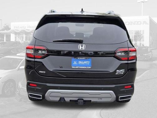 Crystal Black Pearl 2023 Honda Pilot AWD Elite