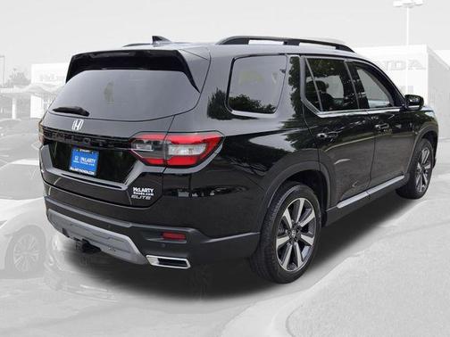 Crystal Black Pearl 2023 Honda Pilot AWD Elite
