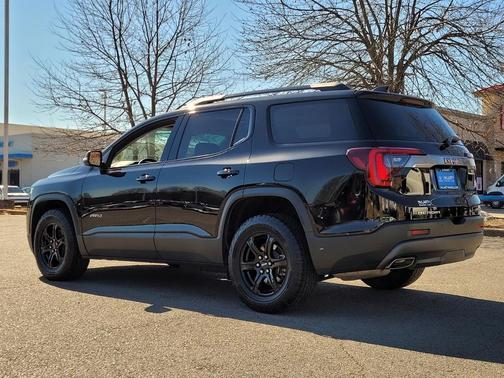 2023 GMC Acadia AWD AT4