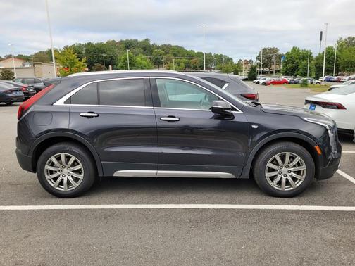 2023 Cadillac XT4 Premium Luxury