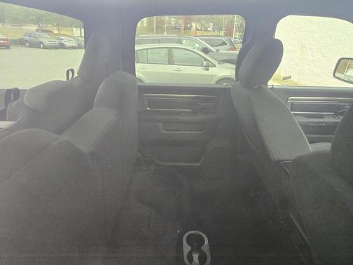 2024 RAM 1500 Classic Warlock Crew Cab 4x2 5'7' Box