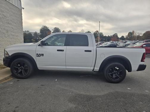 2024 RAM 1500 Classic Warlock Crew Cab 4x2 5'7' Box