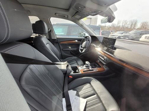 2023 Audi Q5 45 S line Premium Plus