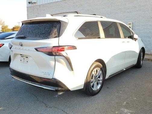 2022 Toyota Sienna Platinum