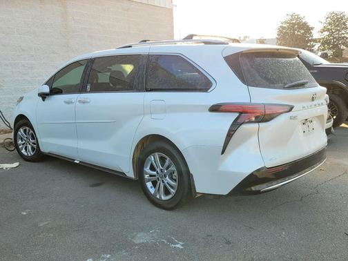 2022 Toyota Sienna Platinum