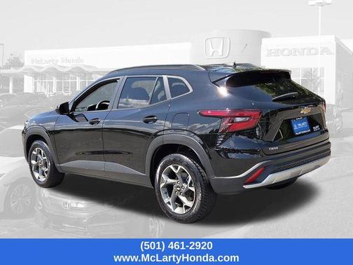 Mosaic Black Metallic 2024 Chevrolet Trax LT