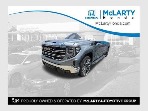 Sterling Metallic 2023 GMC Sierra 1500 SLT
