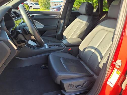 2024 Audi Q3 Premium 45 TFSI S line quattro Tiptronic