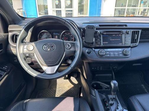 Silver Sky Metallic 2016 Toyota RAV4 SE