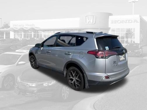 Silver Sky Metallic 2016 Toyota RAV4 SE