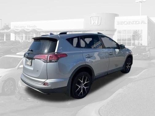 Silver Sky Metallic 2016 Toyota RAV4 SE