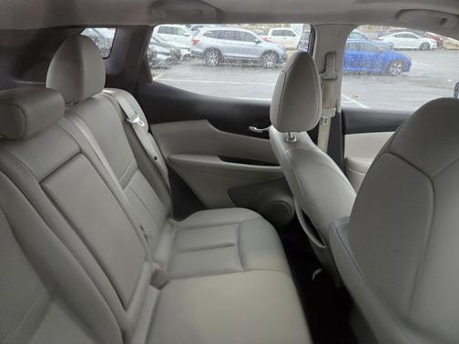 2021 Nissan Rogue Sport SL