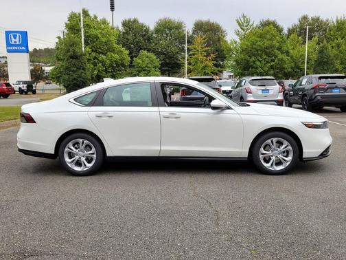 2025 Honda Accord LX 1.5T