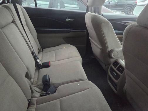 White Diamond Pearl 2016 Honda Pilot EX