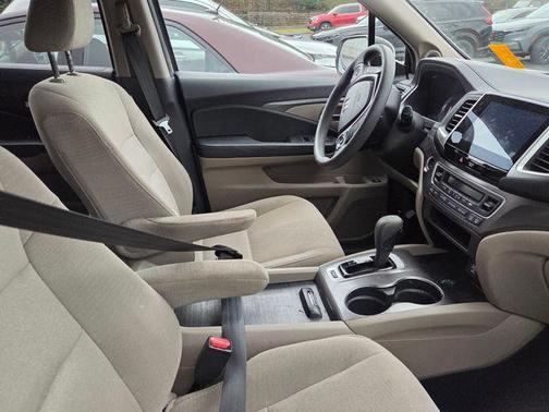 White Diamond Pearl 2016 Honda Pilot EX