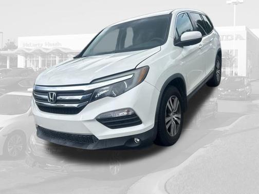White Diamond Pearl 2016 Honda Pilot EX