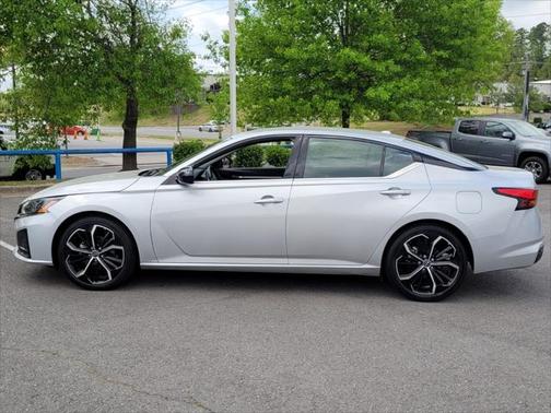 2023 Nissan Altima SR FWD