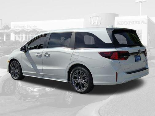 Platinum White Pearl 2026 Honda Odyssey Touring