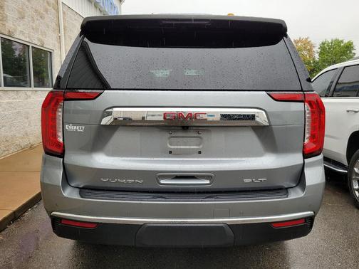 2024 GMC Yukon SLT