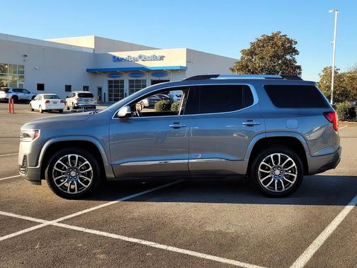 2022 GMC Acadia Denali