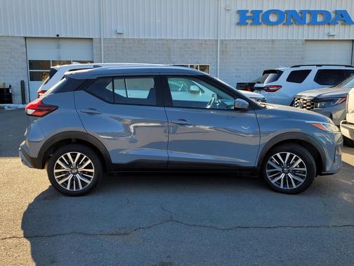 2021 Nissan Kicks SV