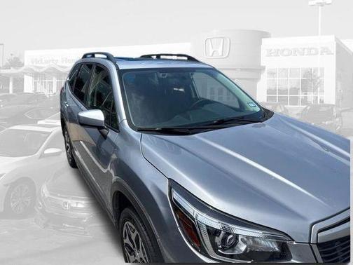 Ice Silver Metallic 2020 Subaru Forester Premium