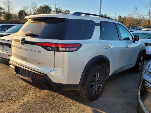 2024 Nissan Pathfinder SV FWD