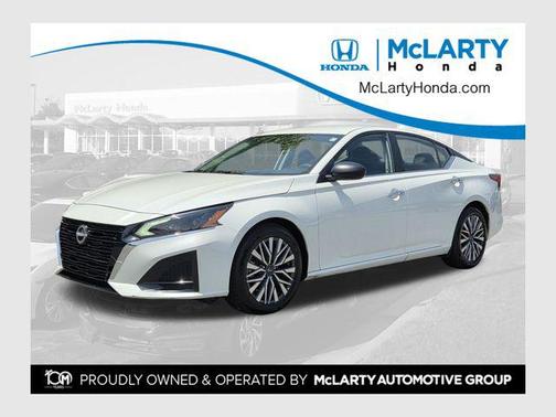 Pearl White Tricoat 2024 Nissan Altima 2.5 SV