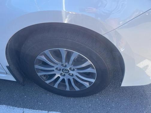 2020 Toyota Sienna XLE