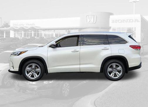 Blizzard Pearl 2017 Toyota Highlander Limited