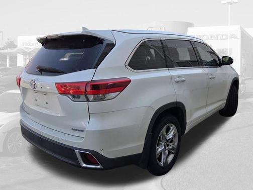 Blizzard Pearl 2017 Toyota Highlander Limited