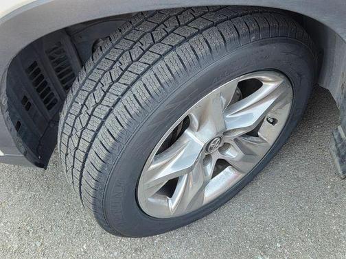 Blizzard Pearl 2017 Toyota Highlander Limited